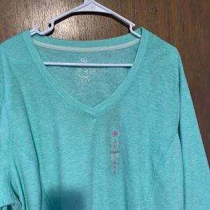 3X Women’s V-neck fleece top